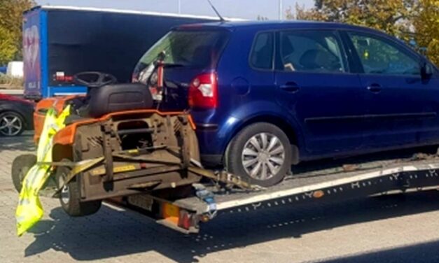 Életveszélyesen vitte a fűnyírótraktort az M1-esen