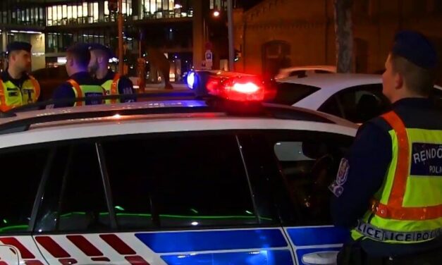 A templom ajtajához szorította 80 éves áldozatát Zuglóban, majd kitépte a nyakából az aranyláncát – kilenc évet kapott a rabló, nem jogerősen