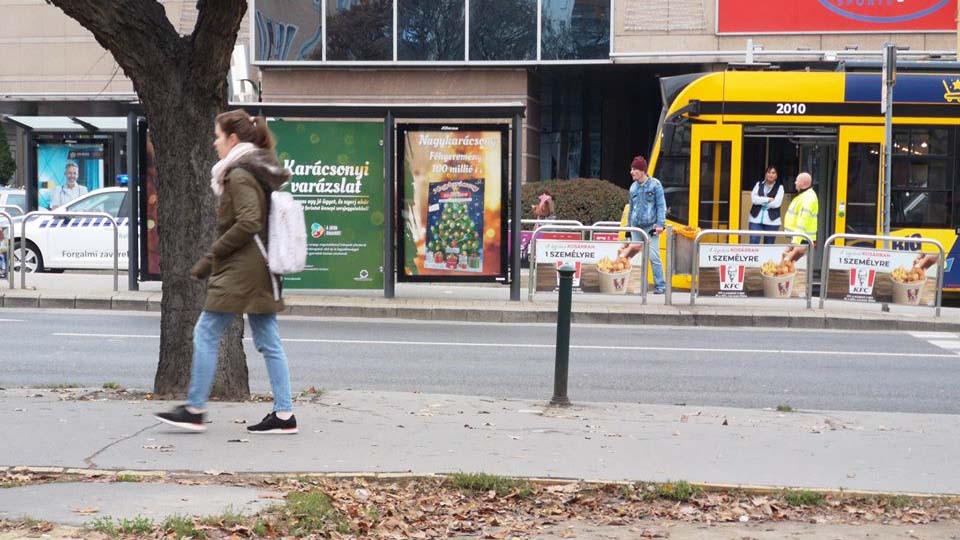 Gyalogost gázolt a villamos, nem jár a 4-6-os