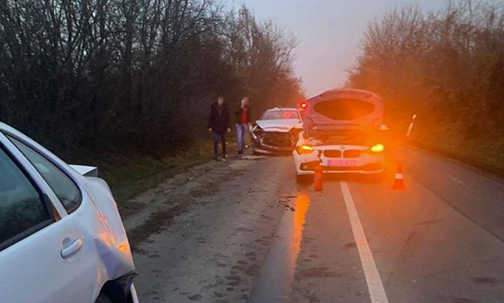 Egyszerre két karambol Budaörsön, feszítővágó is előkerült, hatalmas az autósor