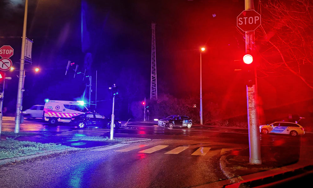 Négyes karambol a 11-esen Szentendrén, óriási a dugó