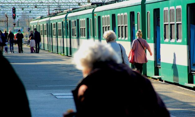 Beszóltak Szentendrén az országgyűlési képviselőnek: Szedje össze magát!