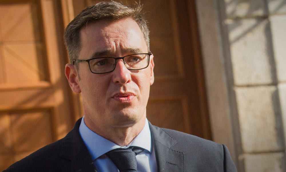 A gyermekmolesztálás miatt elítélt igazgató kitüntetését visszavonja Karácsony Gergely