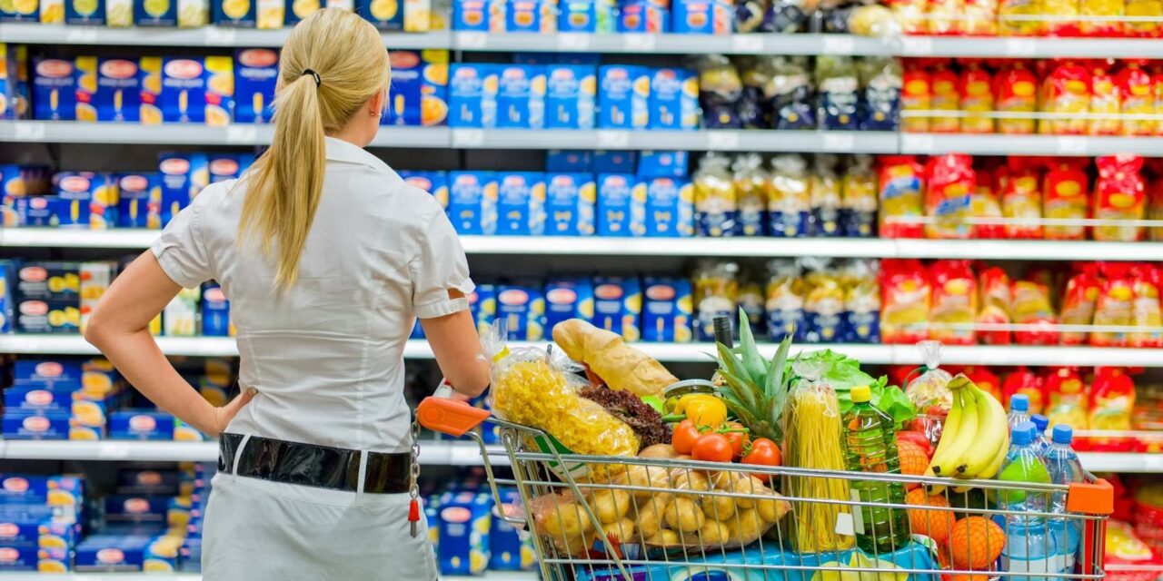 Rendkívüli kormányinfó: meghosszabbítják a benzin- és élelmiszerárstopot, valamint a kamatstopot