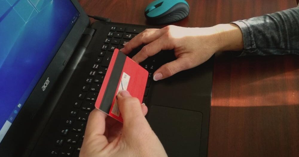 Figyelmeztet a rendőrség: Internetes csalók álnépszámlálós oldalakkal verhetik át az embereket
