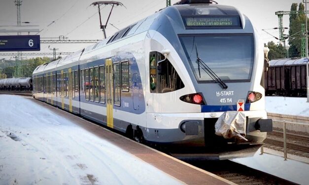 Szélvihar csapott le Budapest környékére, fennakadások a vonatközlekedésben, baleset az M0-áson