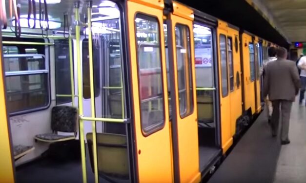 Döbbenet a metróban: A hátizsákos pasas egyszer csak odaállt az utas elé és elővette a…