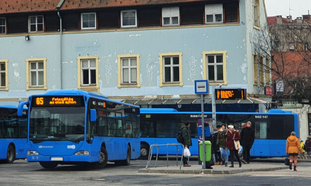 Meghalt egy utas a BKV járatán: a mentők már nem tudták megmenti az életét