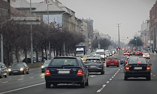 Vácon tiltakoznának a dugódíj bevezetése ellen, védeni kell az ingázók érdekeit