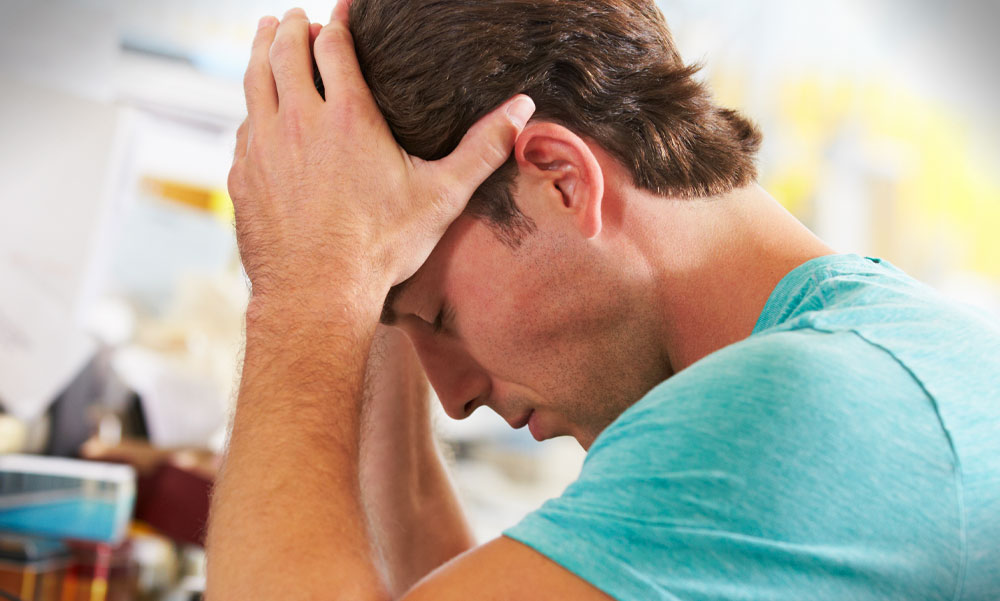 Botrányos zsarolás: Nagyon megbánta a férfi, hogy összejött a neten egy nővel és felment hozzá