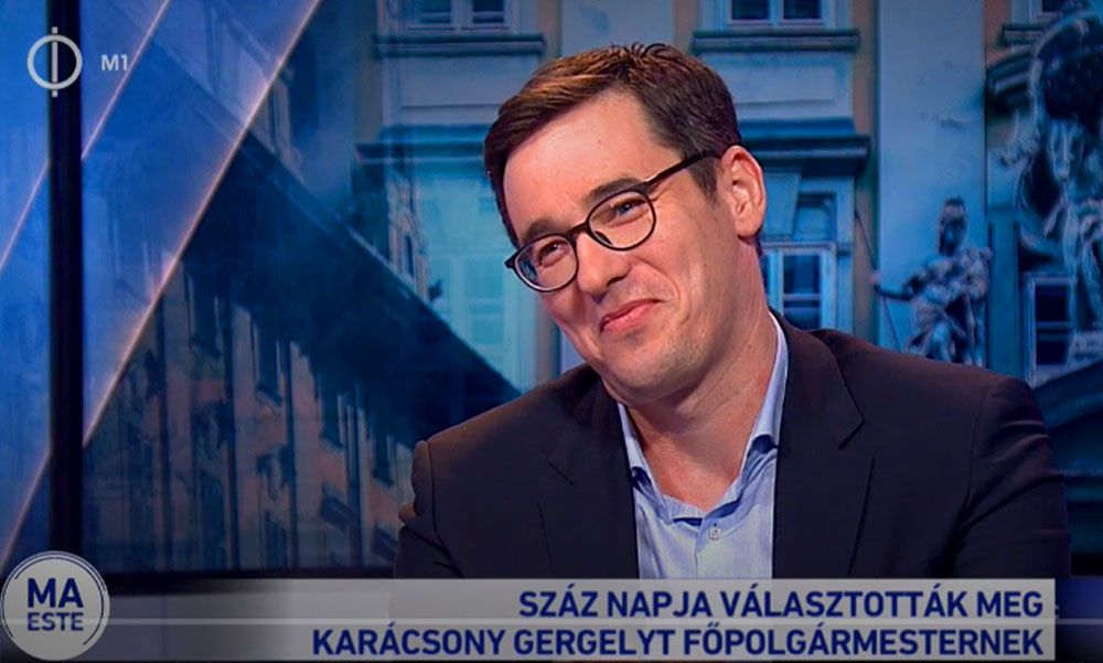 Fürjes Balázs államtitkár szerint vállalhatatlan dolgot művelt az állami tévé a főpolgármesterrel