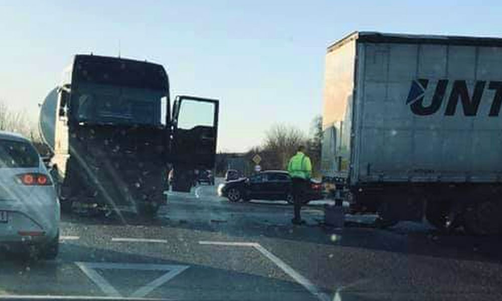 Három baleset az M1-esen, több kilométeres a dugó