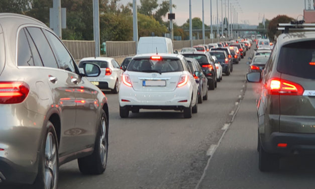 Óriási a torlódás az M0-áson egy baleset miatt