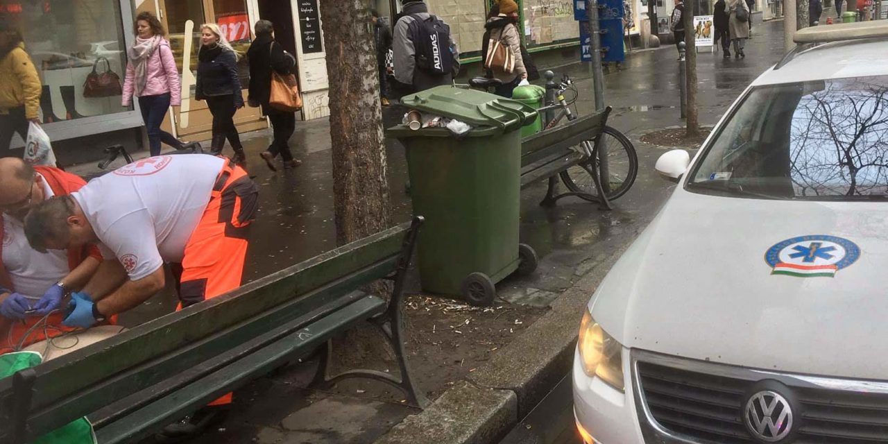 A körúton autózva mentette meg egy 70 éves férfi életét a mentők egyik főosztályvezetője