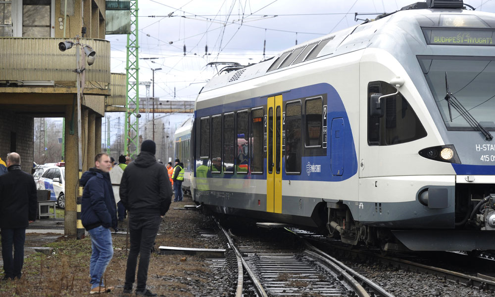 Halálos vonatgázolás Monornál, sokat késnek az InterCity járatok a környéken