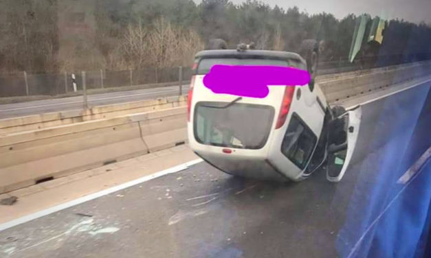 Felborult egy autó az M3-ason, a Ferihegyi úton is baleset van