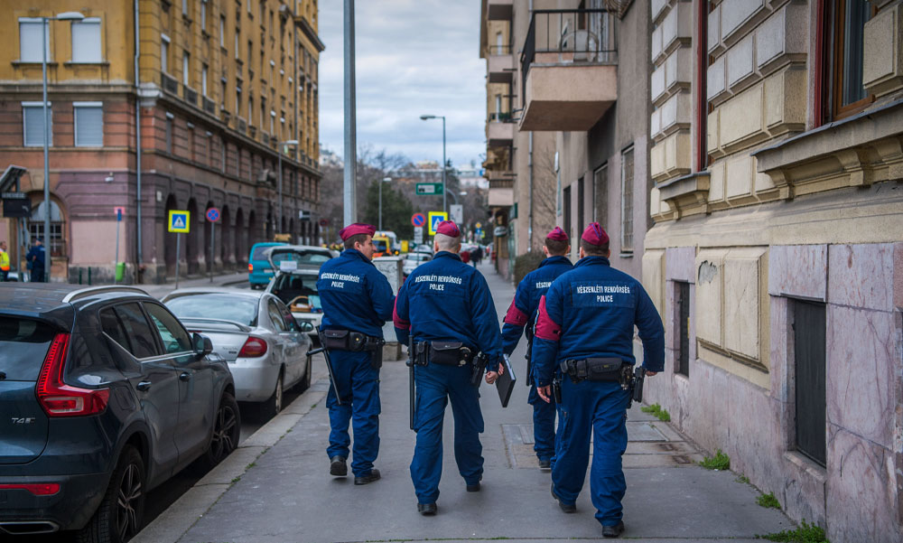 Kiürítették a Tabánt, megkezdték a bomba hatástalanítását