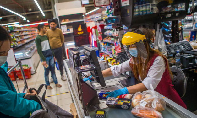 Változik az Aldi, Lidl, Spar, Auchan és Tesco üzleteinek nyitvatartása, de nemcsak az ünnepek miatt lesznek másképp nyitva a boltok