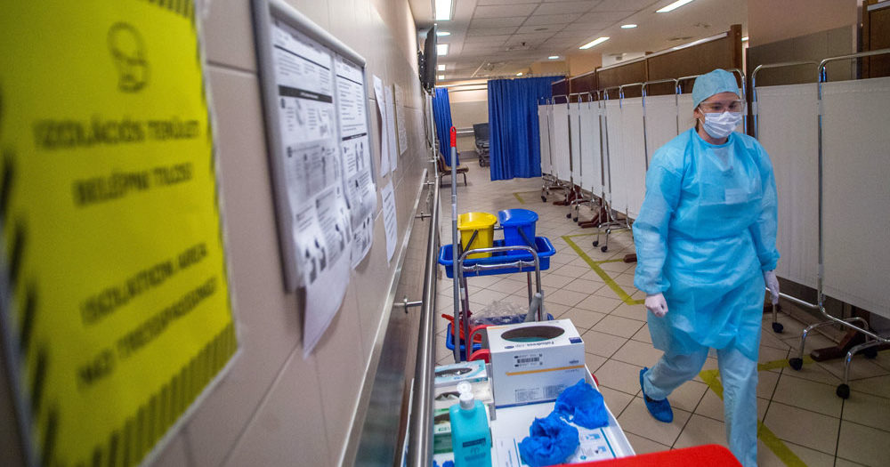 Börtön helyett elmegyógyintézetbe küldték a Honvéd kórház Covid-osztályán fekvő tanárnőt meggyilkoló férfit