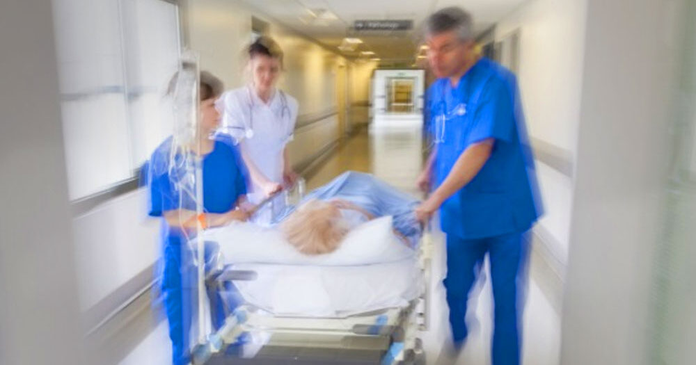 Péntektől 70 ezer embernek a sürgősségi egészségügyi ellátásért is fizetnie kell – ennyi állampolgár TAJ számát érvénytelenítik