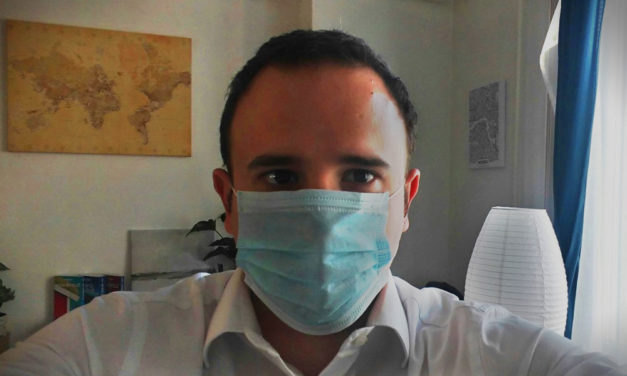 Rosszkedvű a maszkos főpolgármester-helyettes, szerinte a koronavírus ránk rúgta az ajtót