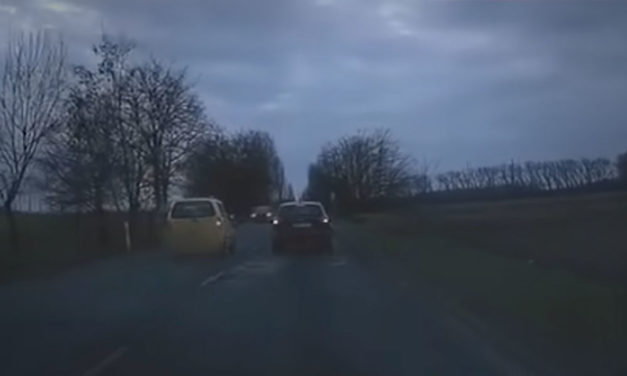 Az idióta autós előzött az 51-esen és az sem számított, hogy szembe jönnek vele