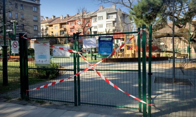 Már nem kötelező maszkot viselni a budapesti játszótereken