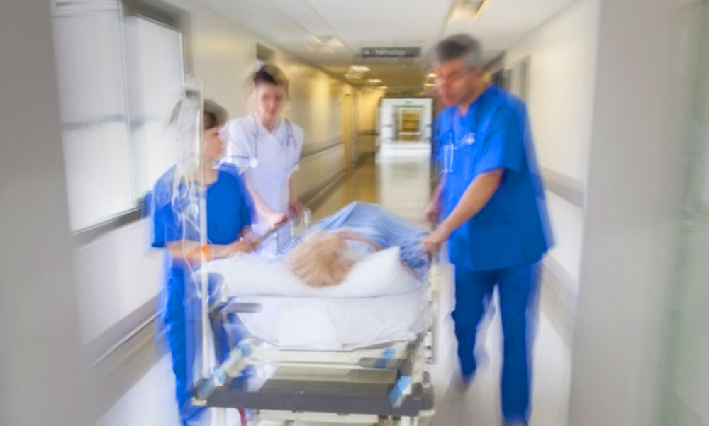 Az életmentésért is fizetnie kell annak, akinek hat hónapnál régebbi tb-tartozása van