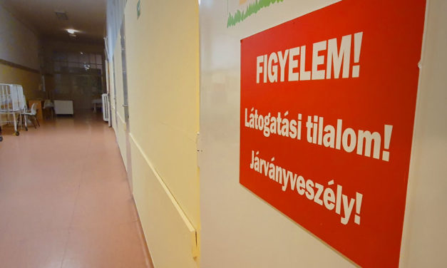 A koronavírus miatt országos látogatási tilalmat rendeltek el és sok új mentőkocsit állítottak szolgálatba