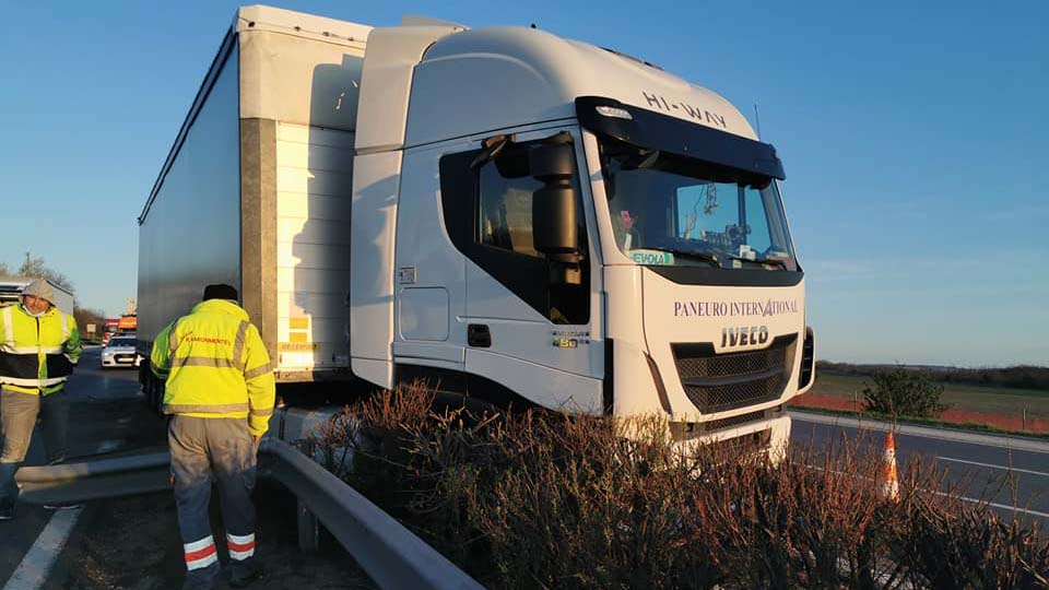Kamionbaleset történt az M1-es autópályán