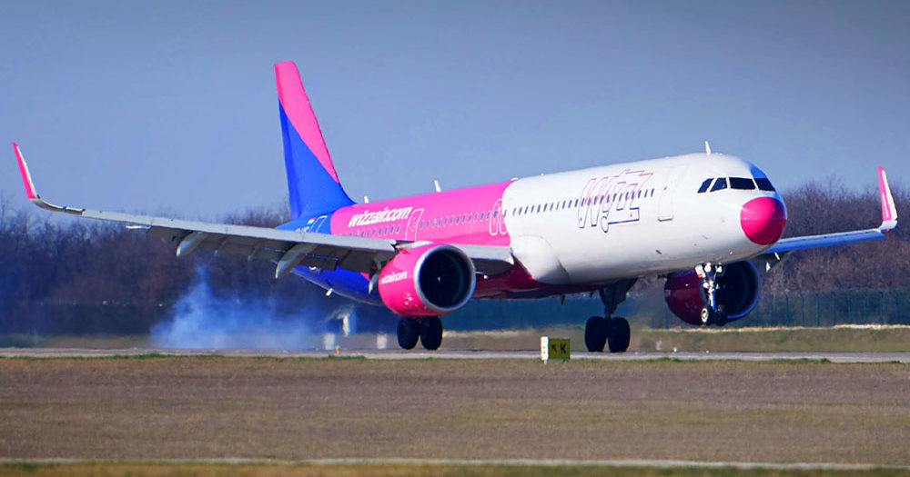 Tűz a repülőtéren, a Wizz Air járatait is érintik az éjszakai események
