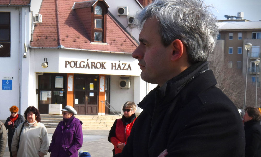 Érd polgármestere: Szárazon tartjuk a puskaport, a kormány bármikor einstandolhat