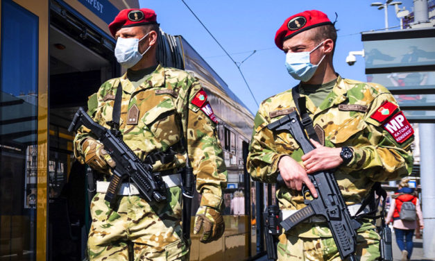 Szentestére felfüggesztette a kormány a kijárási tilalmat, szilveszterkor viszont senki sem mehet ki este 8 után