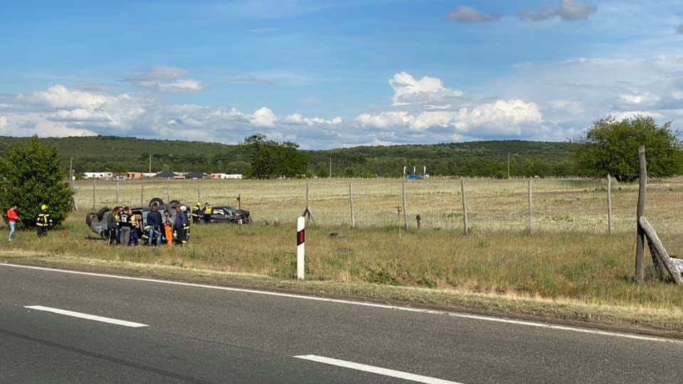Baleset az M3-ason, de máshol is teljesen beállt a forgalom