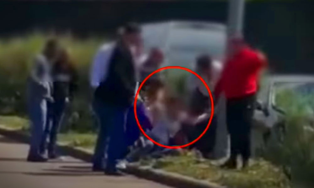 Menekülni akart az M5-ös bevezetőn balesetet okozó nő, többen lefogták és a földre nyomták