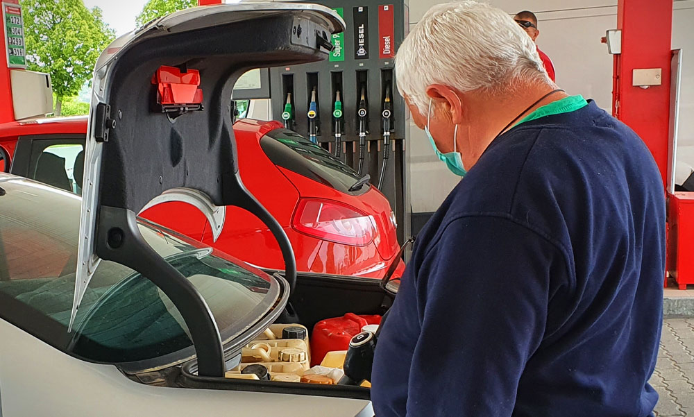 Spájzolják az olcsó üzemanyagot, ismét felfelé ugrik a benzin ára