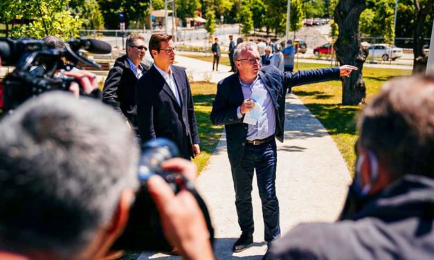 Fontos emberek adták át a Normafánál az Eötvös Loránd parkot