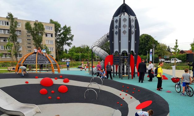 Félmilliárdos szupermodern játszóteret adtak át Csepelen, wifi és UV-sugárzás kijelző is van