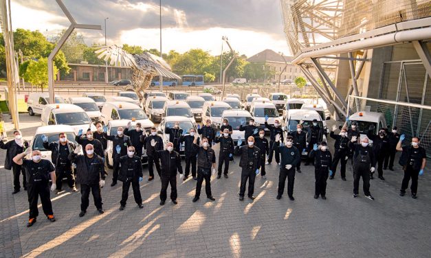 Kéményseprő hadsereg vonult a Fradi-stadionhoz