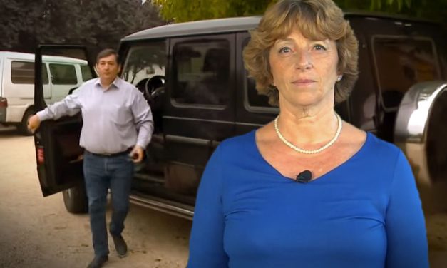 Vác polgármestere kiakadt, hogy a pénzük Mészáros Lőrinchez kerülhetett