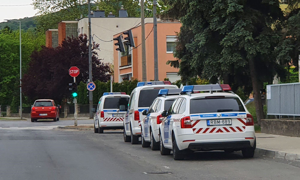 „Ölni akartam” – ezt mondta a bíróságon az a férfi, aki először egy családra, majd járókelőre támadt késsel Esztergomban