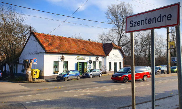 Minden autósnak felírják a rendszámát Szentendrén, ettől lehet majd kevesebb dugó a 11-es úton