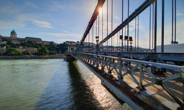 Autómenetes Lánchidat szeretne Vitézy Dávid, csak buszok, bringások és gyalogosok mehetnének át rajta