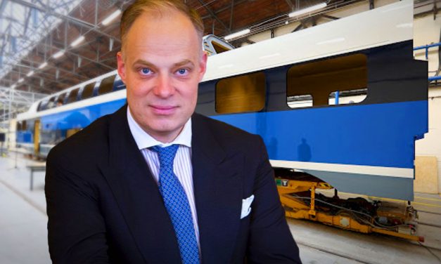 A kormányszóvivő férje vette meg a Dunakeszi Járműjavító felét, milliárdokért gyártanak vonatokat