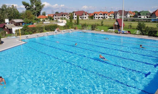 Bezárták a gödi strandot – egy dolgozó elkaphatta a koronavírust