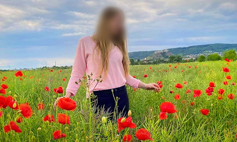 Satufék az úton, szelfi a virágos mezőn – trendi lett a pipacsok közt pózolni