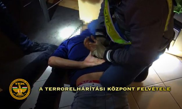 Váratlan meglepetés: Kokainparti közben érkeztek a kommandósok