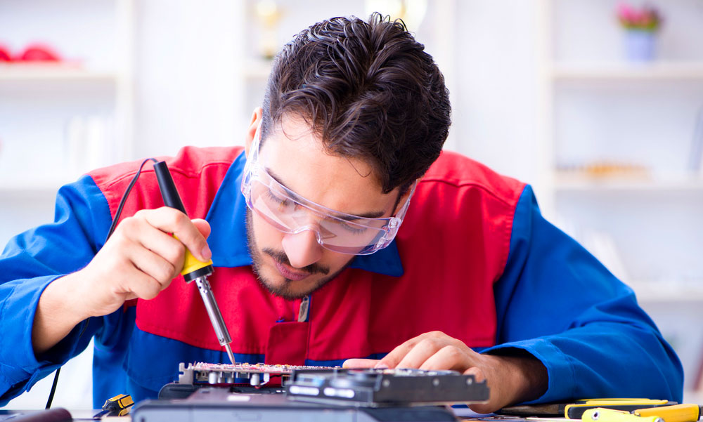 Újat, gyengébb paraméterekkel, vagy használtat jobb paraméterekkel?