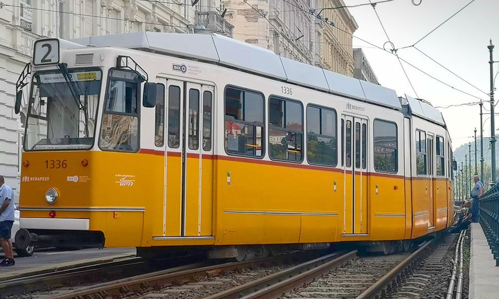 Kisíklott a 2-es villamos