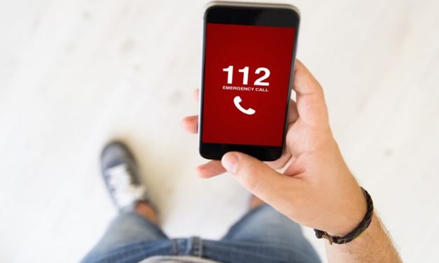 “A mentőt! Fentragadt a papucsom a csirkeól tetején” – ilyen indokokkal hívják fel egyesek a 112-es segélyhívót